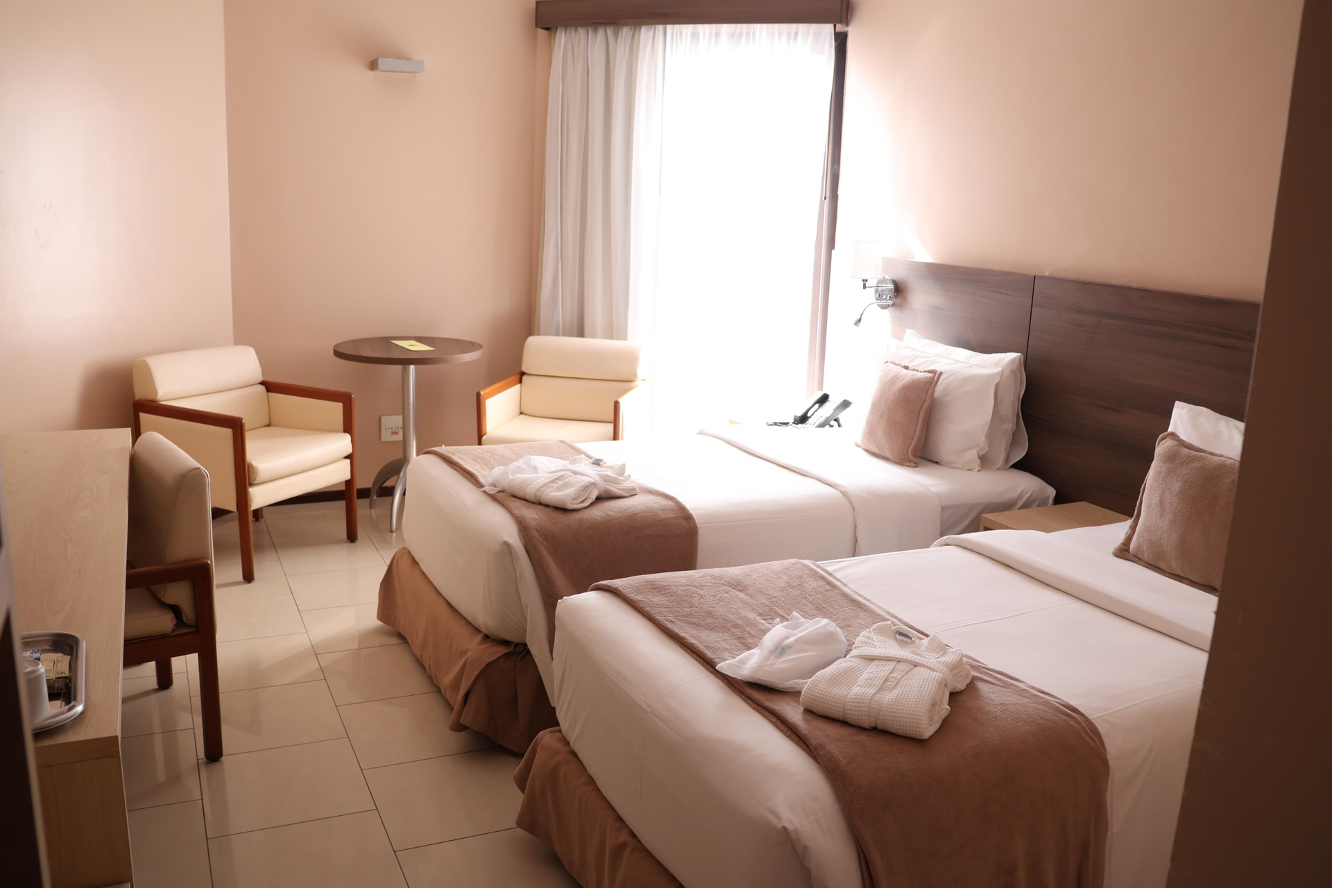 Executive, Twin Beds, with View