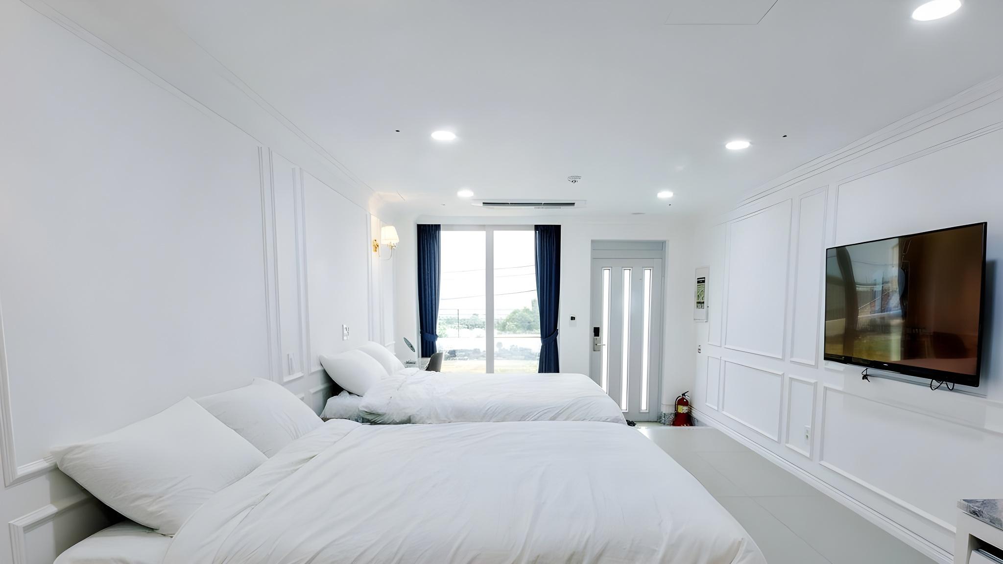 Deluxe, Family, Double Bed, Washing Machine, Bathtub
