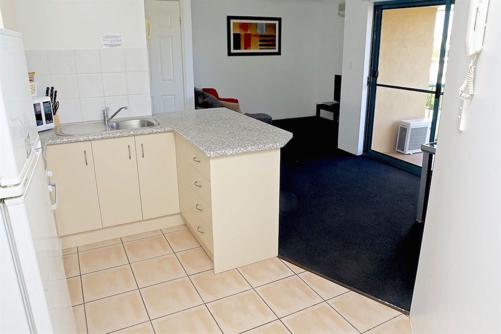 Karana Palms Self Contained Apartments 10/58