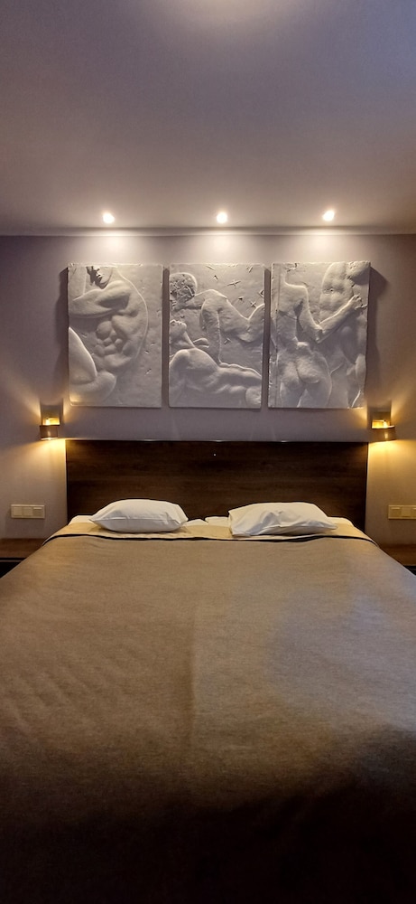 Primo Hotel 3/69