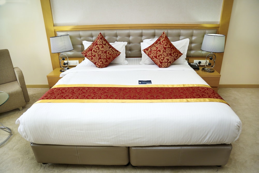 Golden Tulip Westlands Nairobi 15/75