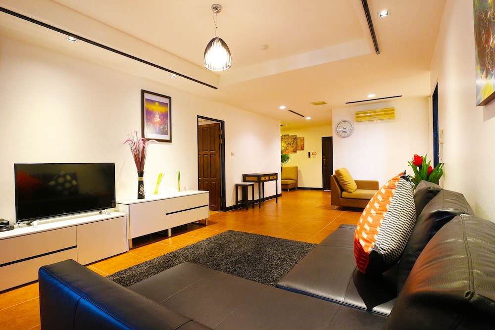 Serena Sathorn Suites 23/44