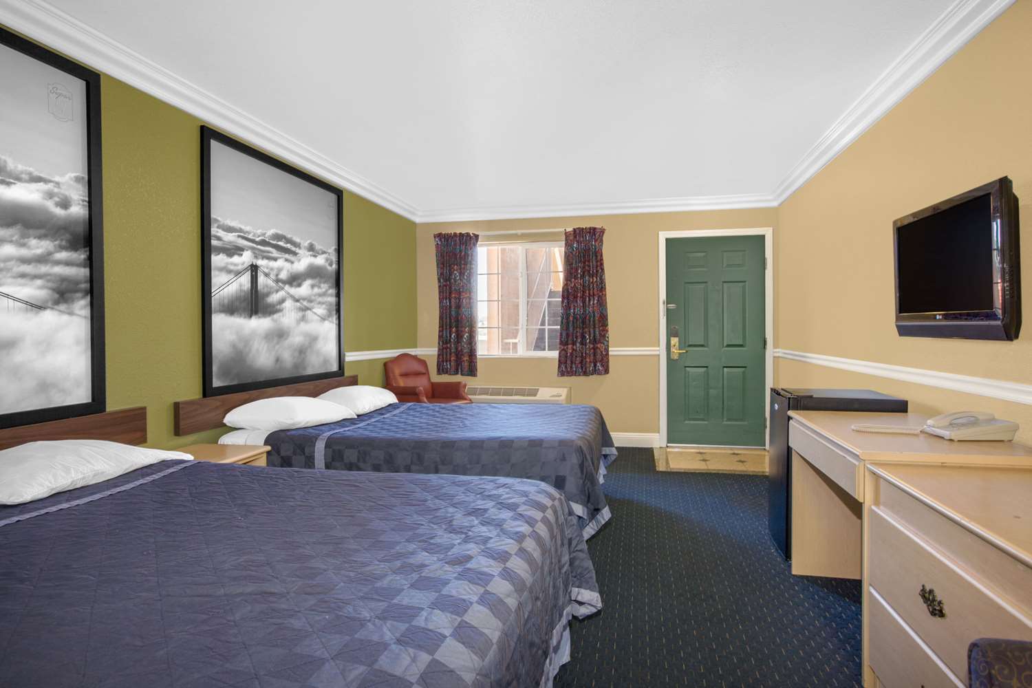 Super 8 By Wyndham Hayward Downtown 3/8