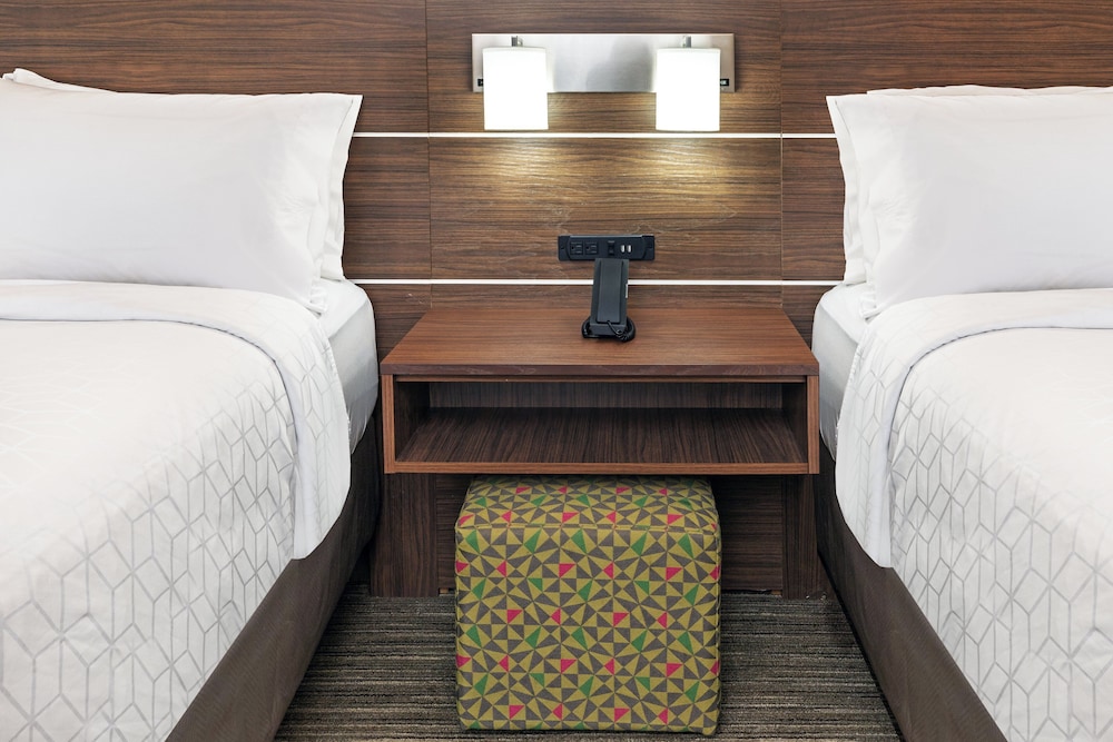 Holiday Inn Express Hotel & Suites Shreveport - West 38/68
