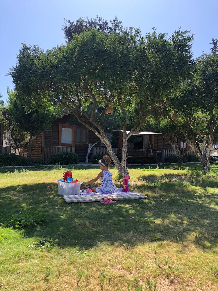 Pitos Bungalows 20/50