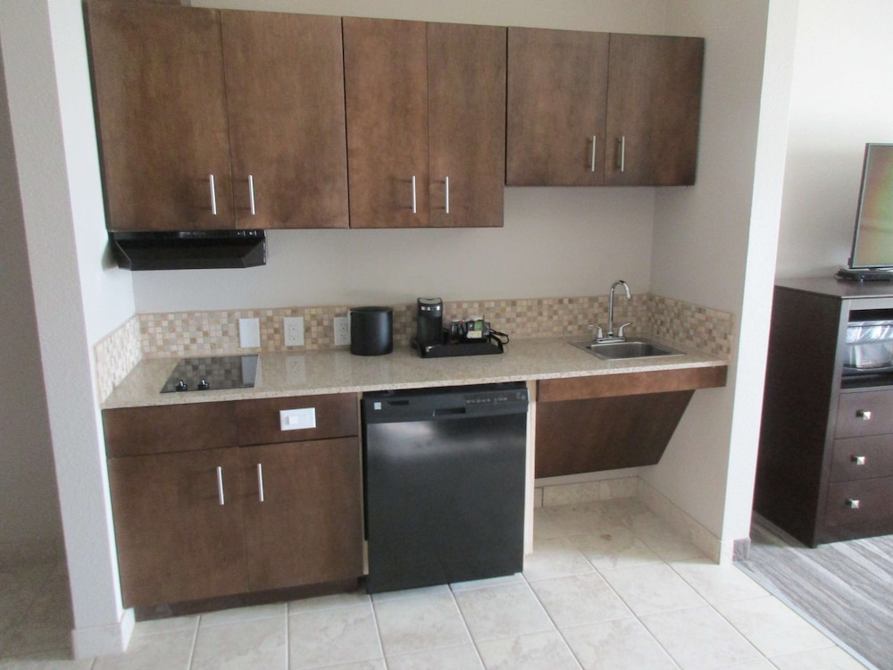 Best Western Plus Denver City Hotel and Suites 5/33