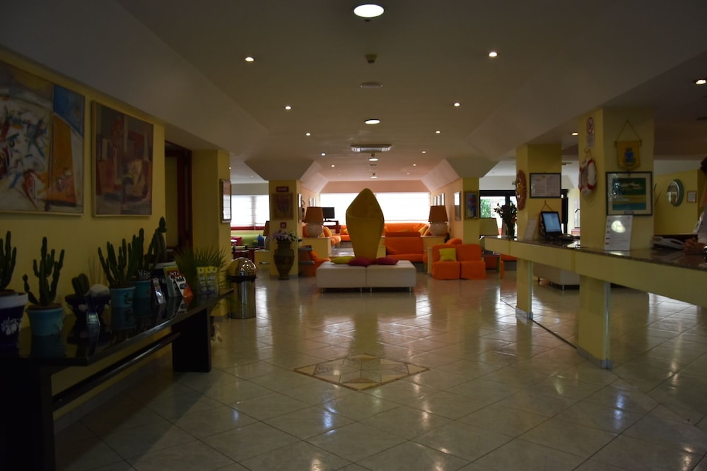 Marina Club 4/50