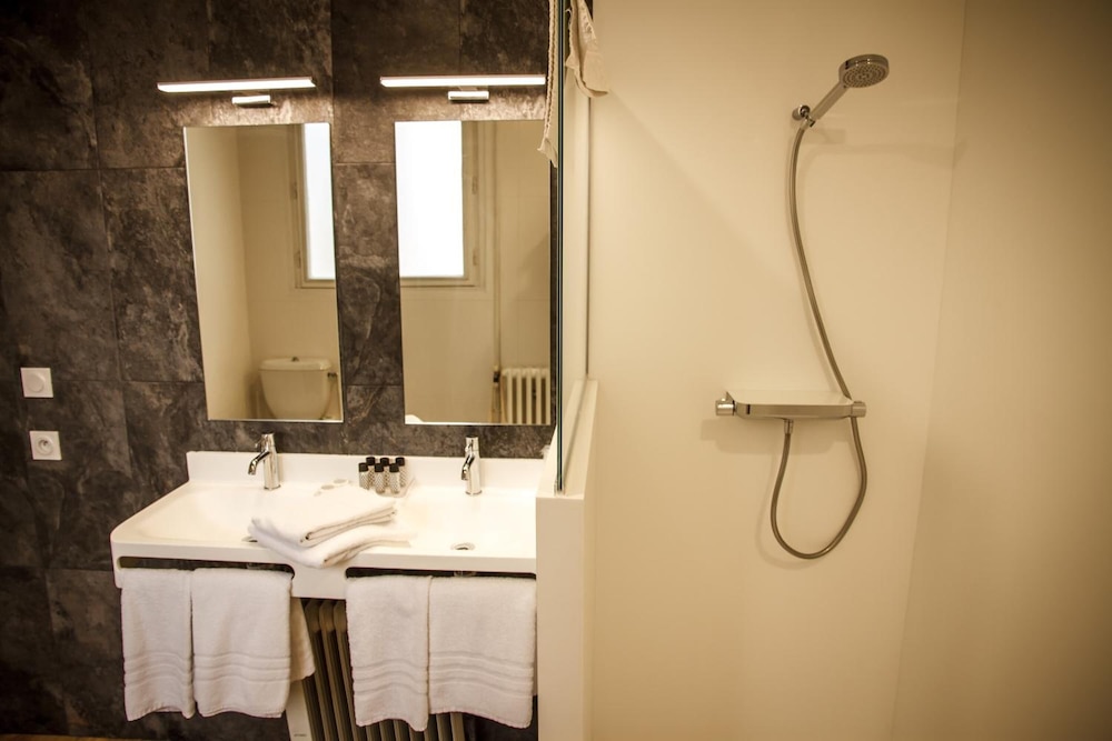 Hotel Mir 48/50