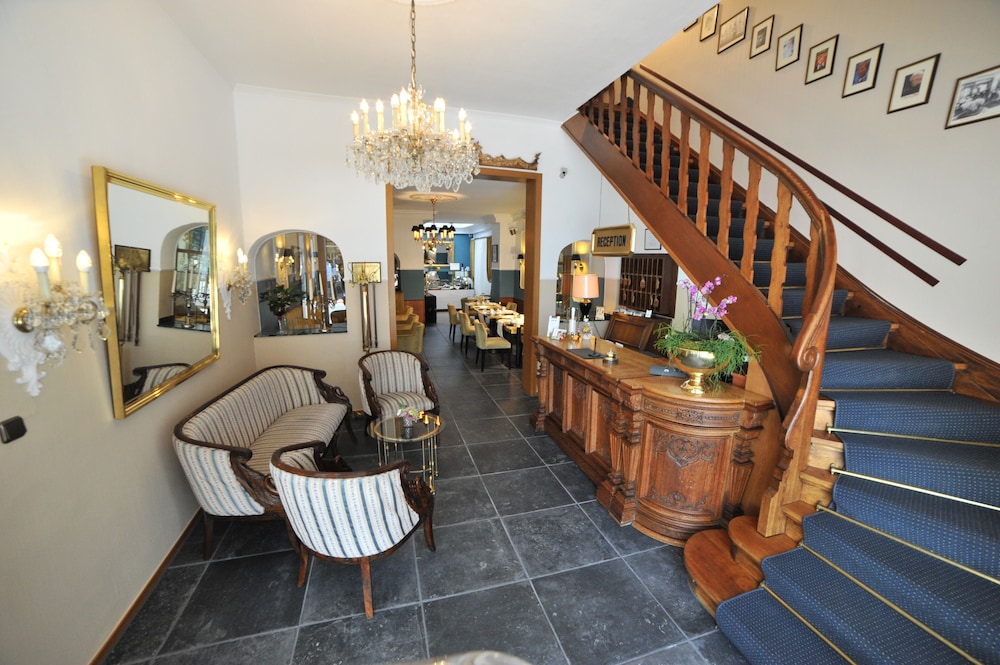 Hotel Rheinischer Hof 5/36