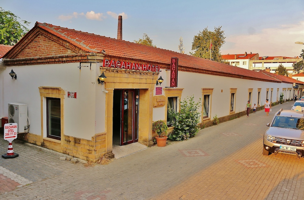 Bacahan Hotel 4/47