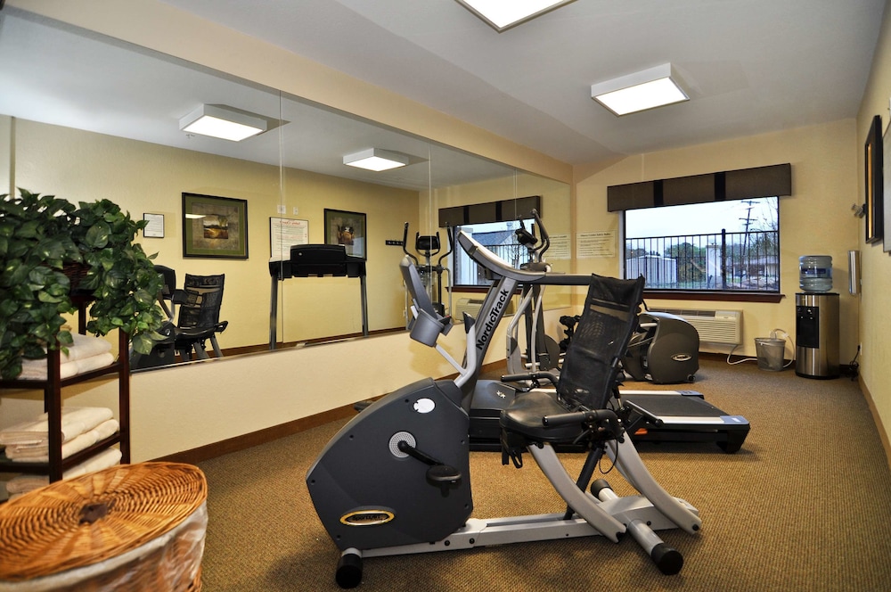 Best Western Plus Victoria Inn & Suites 11/26