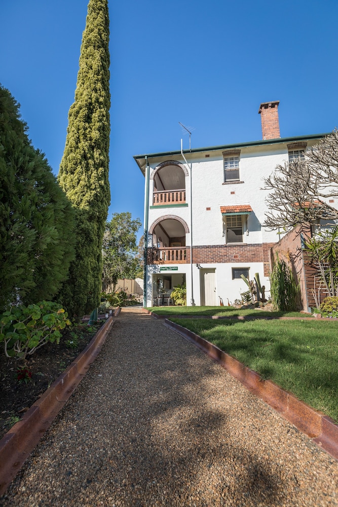 Cumquat House 50/58