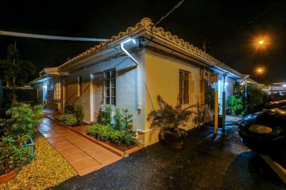 Green Seas Motel 6/50