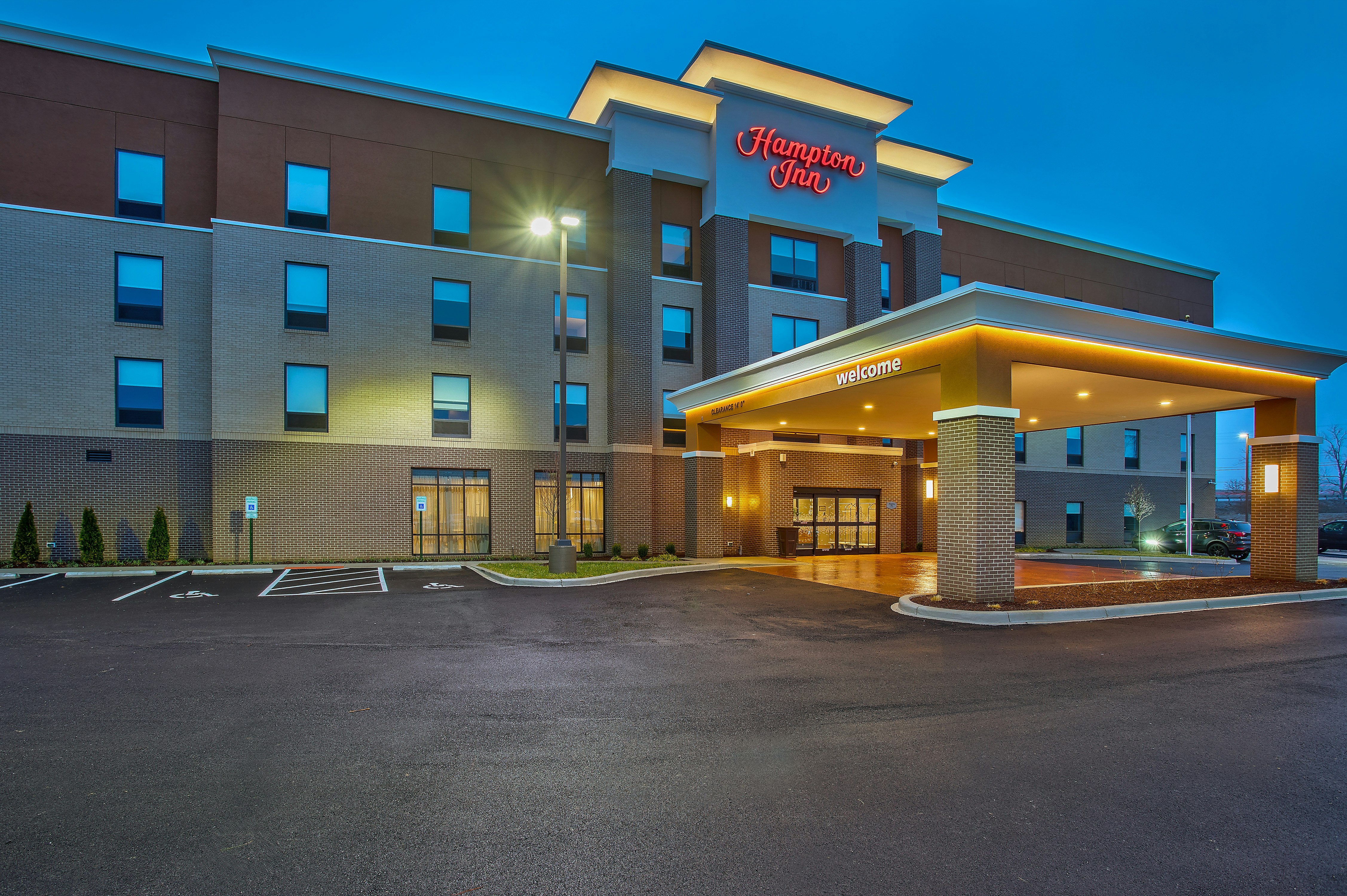 Hampton Inn Simpsonville Ky 37/39