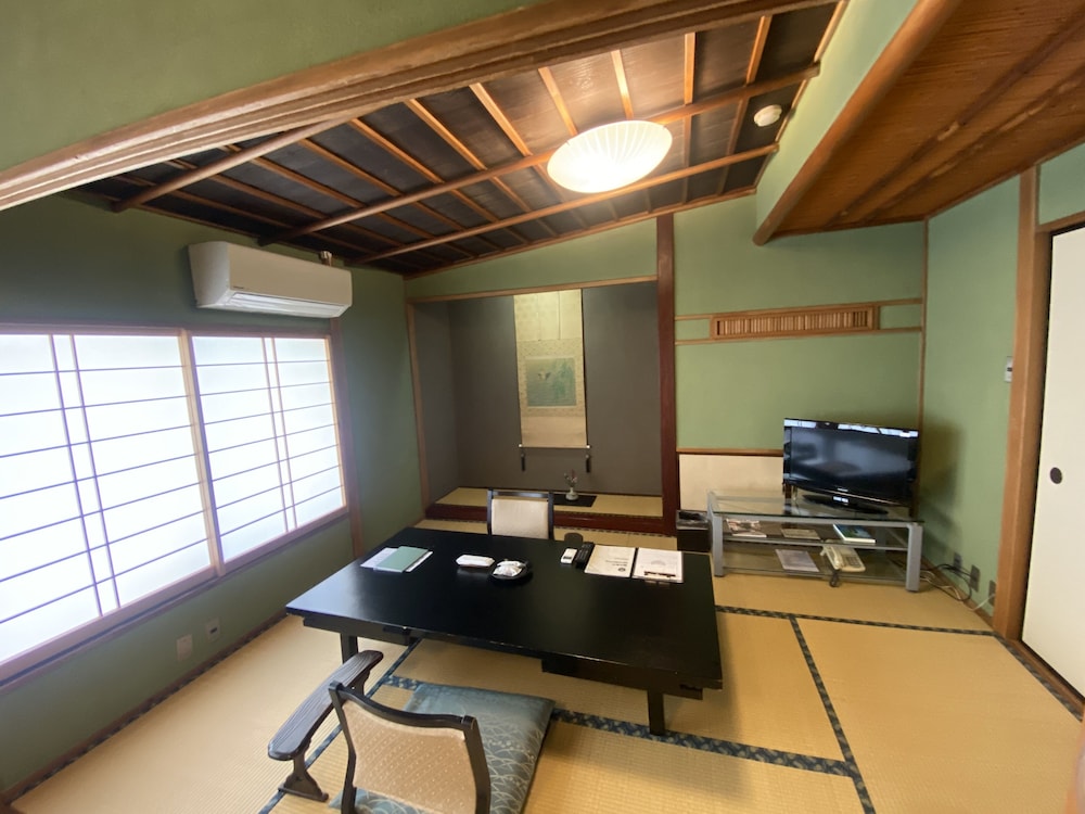 Wakamatsu Yugawara Sekitei (ex Wakamatsu Yugawara Hot Spring Resort) 35/50