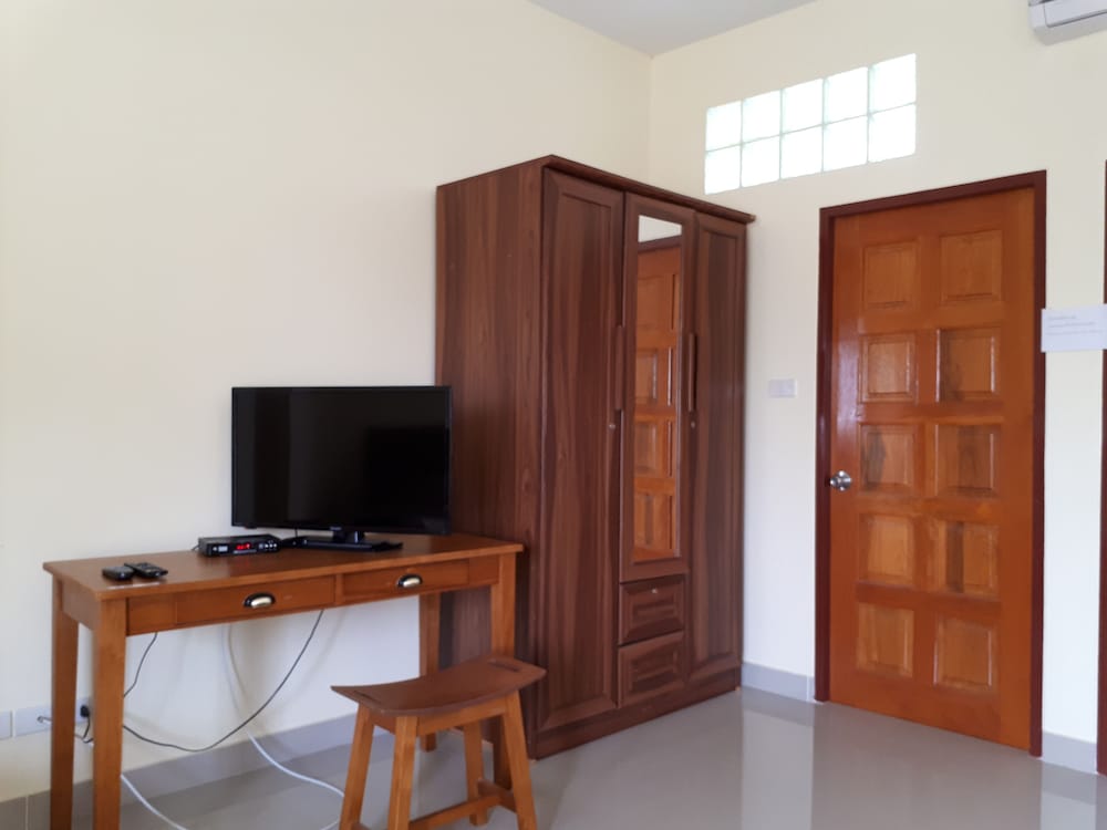 Wattana House 33/37