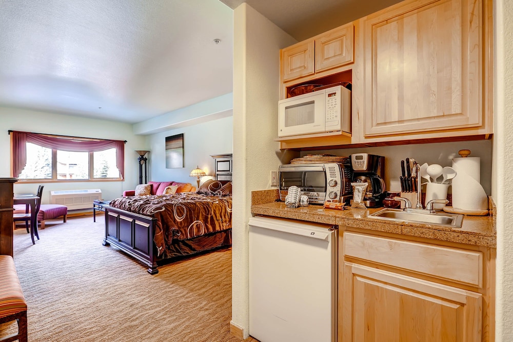 Gateway Mountain Lodge 2/75