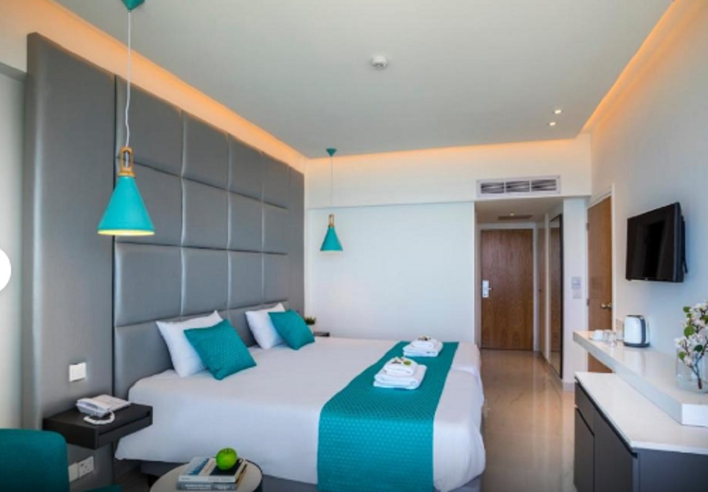 TWIN ROOM INLAND VIEW