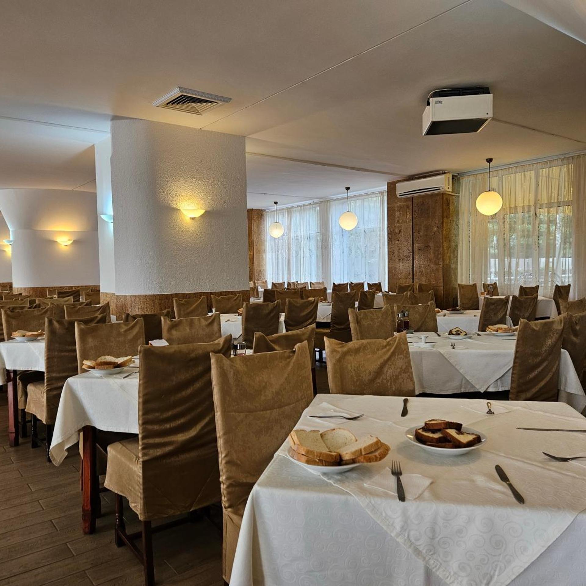 HOTEL MURES 49/58