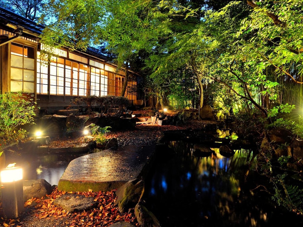 Heihachi Tea House Inn 39/40