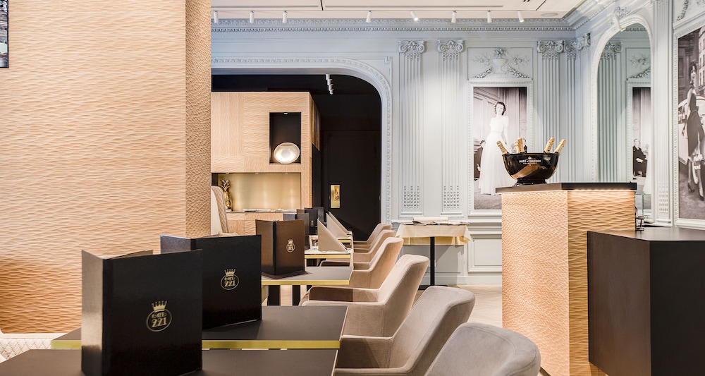 Hotel Royal Saint Honore 51/60