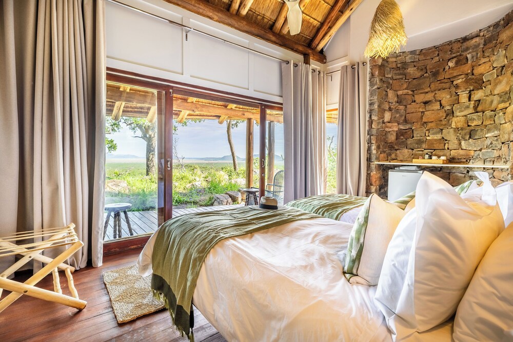 Buffalo Ridge Safari Lodge 8/50