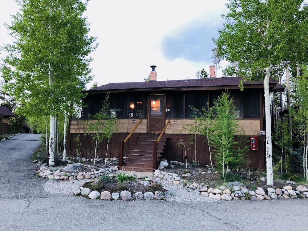 Grand Lake Lodge 2/50