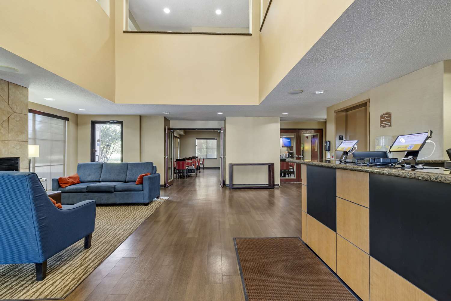 Comfort Inn and Suites Seguin, TX 20/37