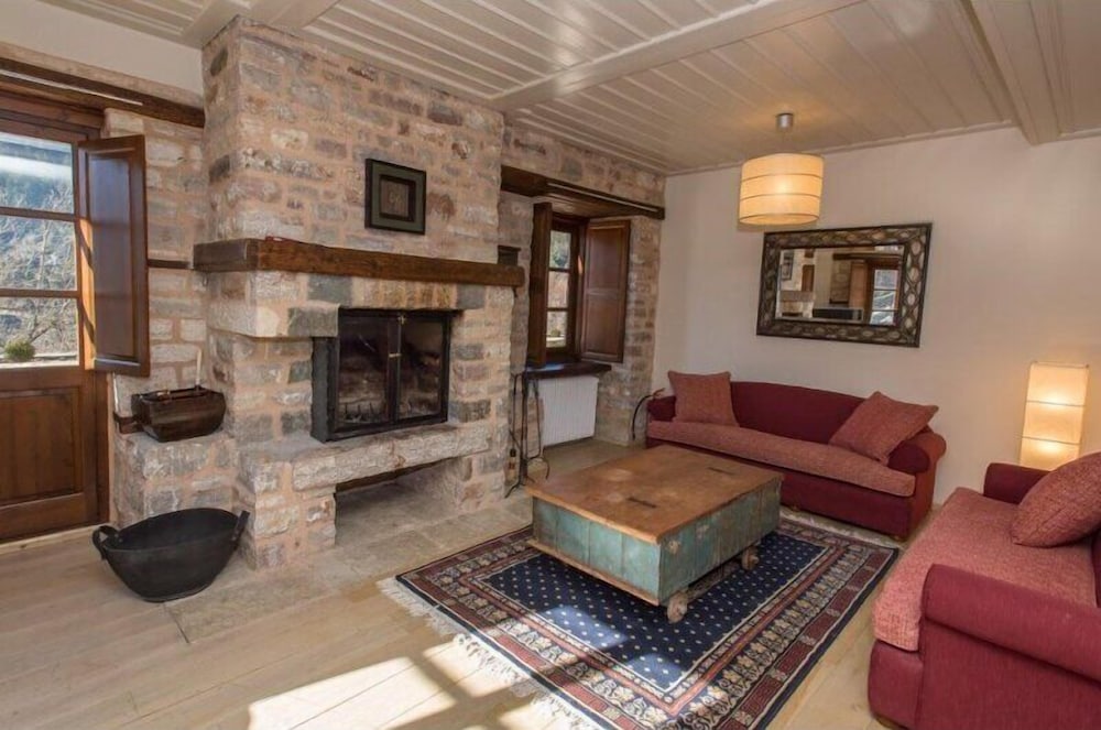 Epoches Luxury Suites 30/50