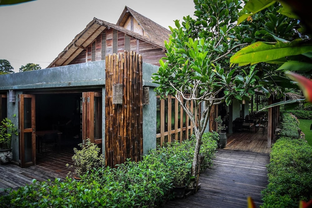 Azalea Village Wellness Resort in CHIANG DAO