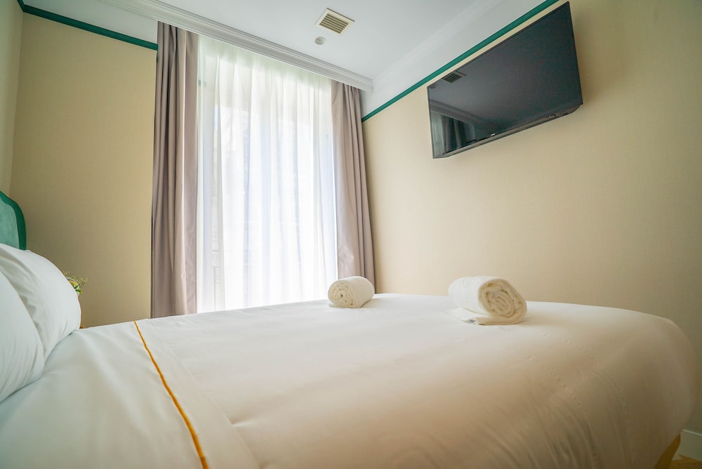 SmartRental Collection Gran Via Capital 12/50