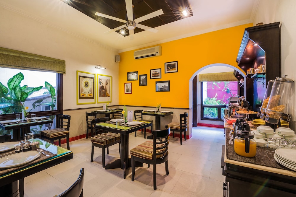 Home@F37 Kailash Colony Metro 57/69