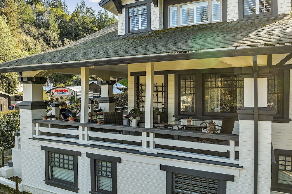 Craftsman Inn 3/70