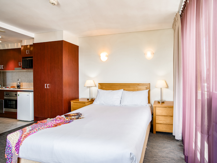Park Regis Concierge Apartments 13/41
