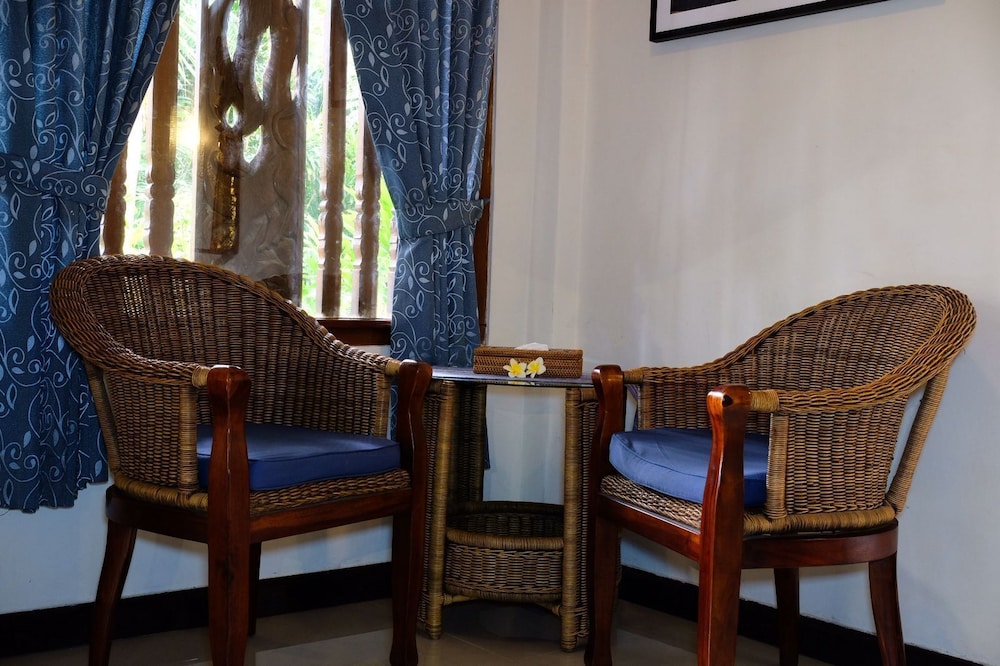 Puri Cendana Resort 52/72