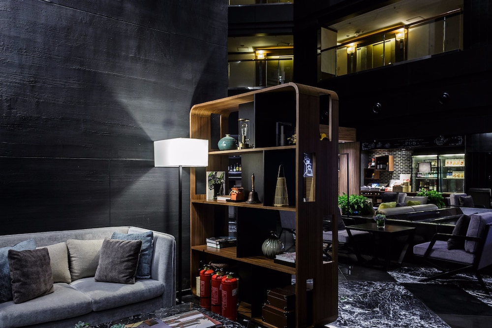 Jingguang Center Apartment 18/33