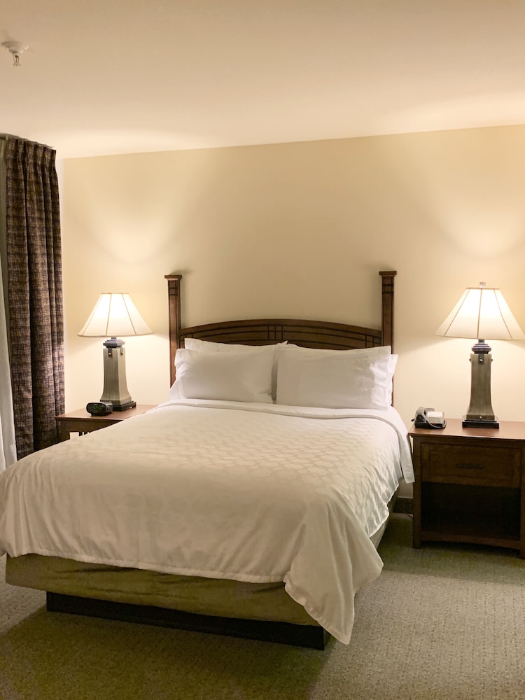 Staybridge Suites Albuquerque Airport 11/59