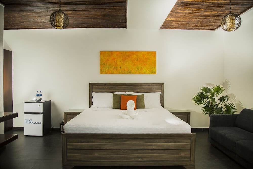 Hotel Los Farallones 22/70