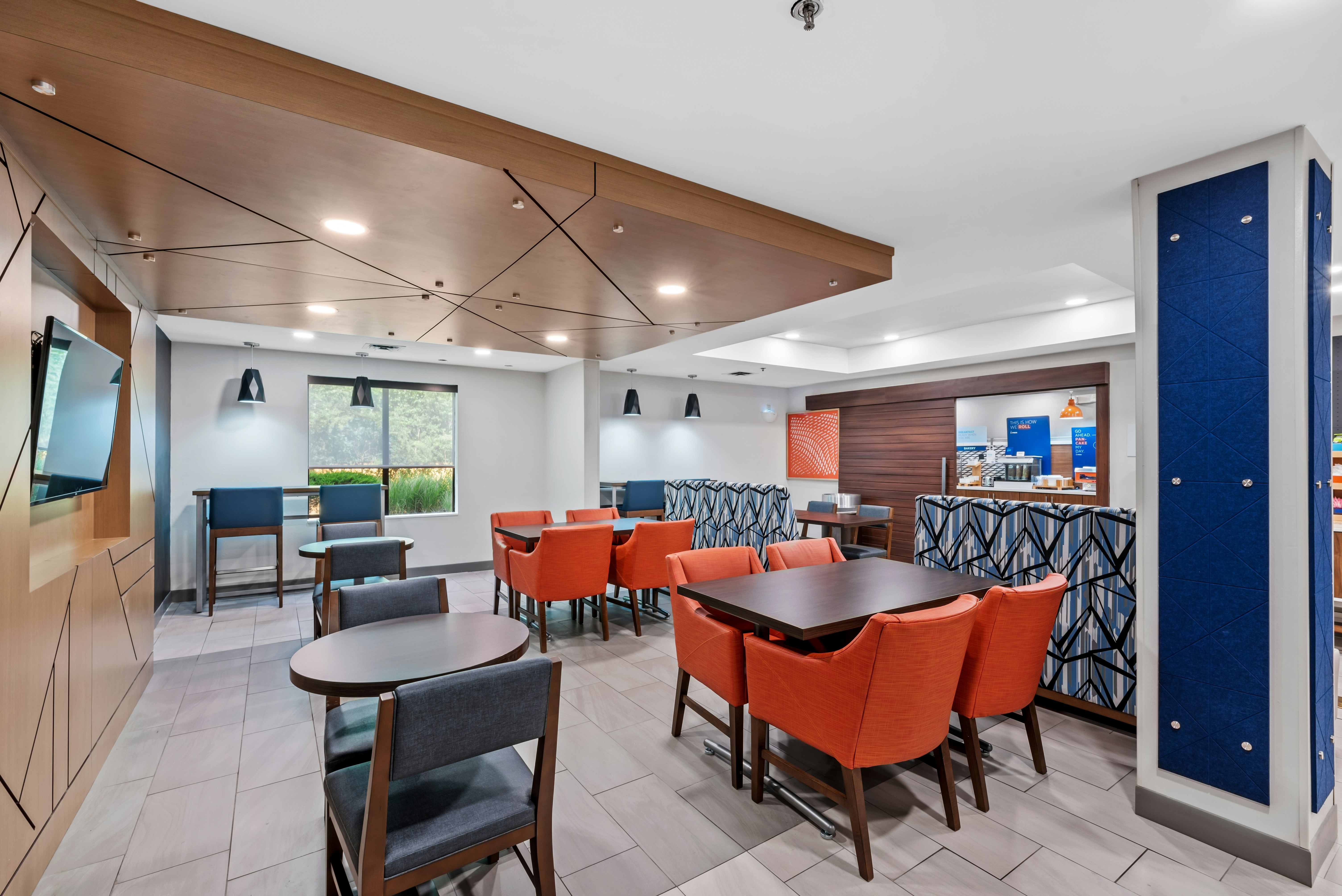 Holiday Inn Express Suites Maumelle Little Rock Nw 33/42
