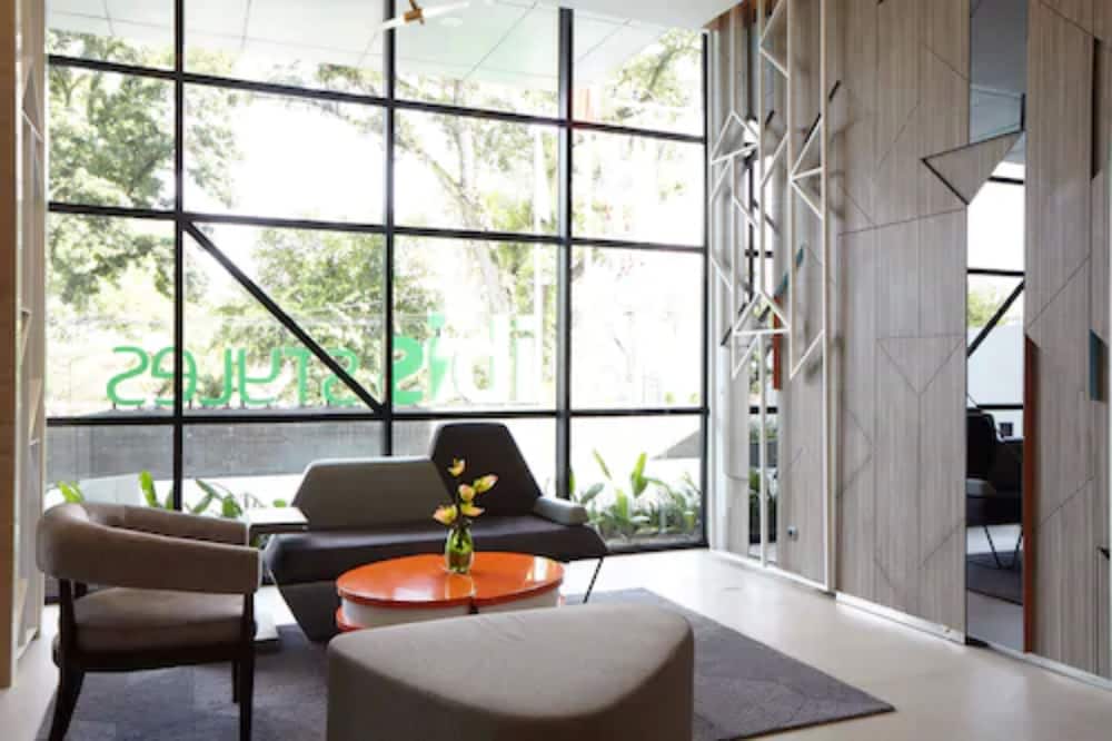 IBIS STYLES MEDAN PATTIMURA 22/41