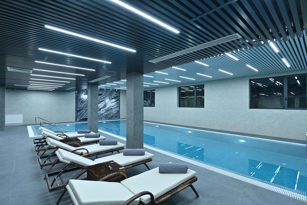 Mercure Tashkent North 65/90