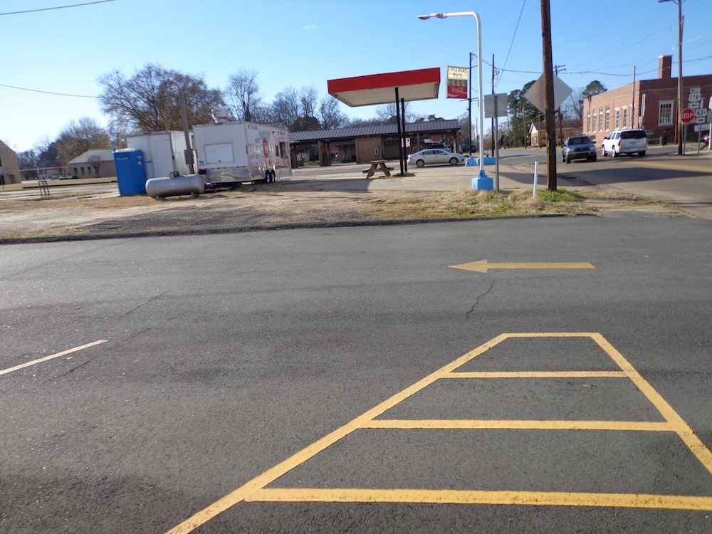 Economy Inn Express Warren 33/47