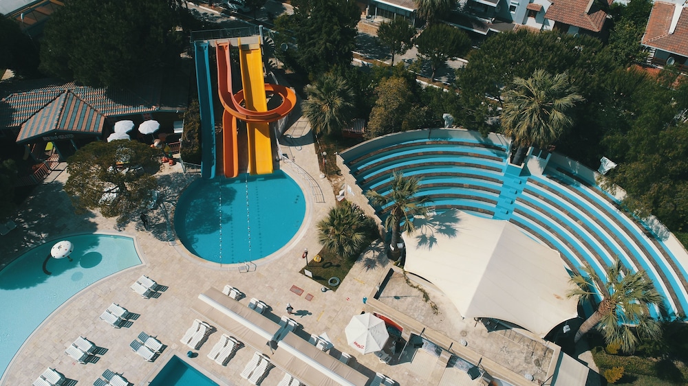 Batihan Beach Resort 67/76
