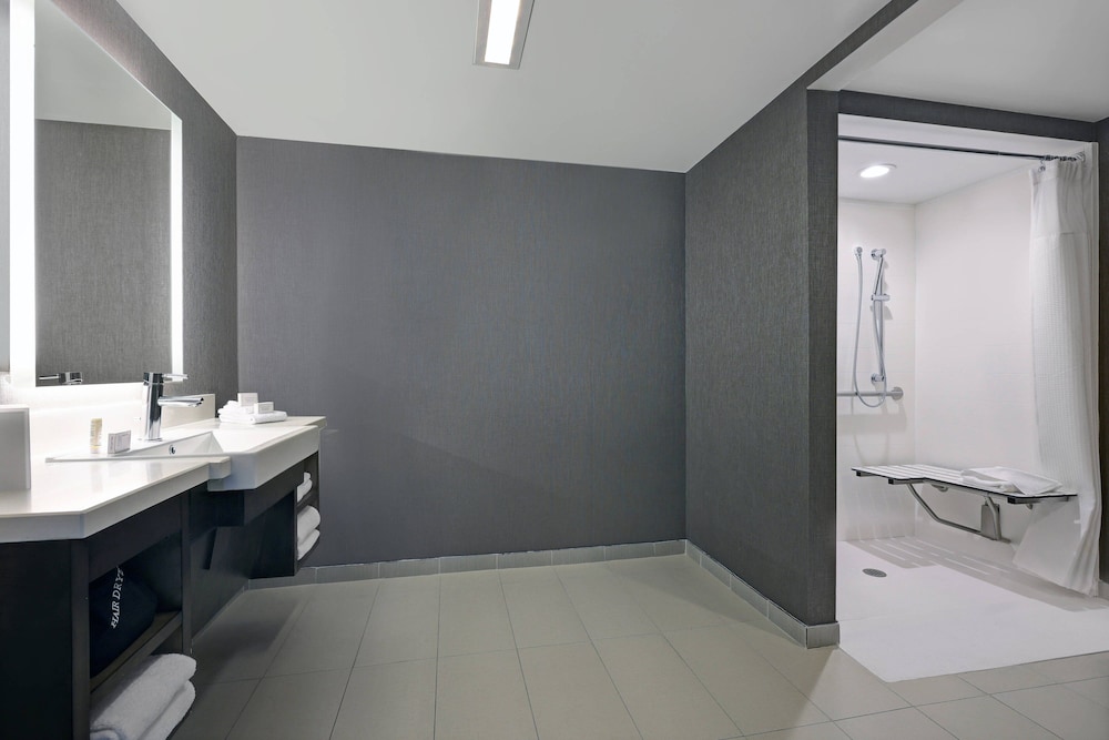 SpringHill Suites by Marriott Palm Desert 20/54