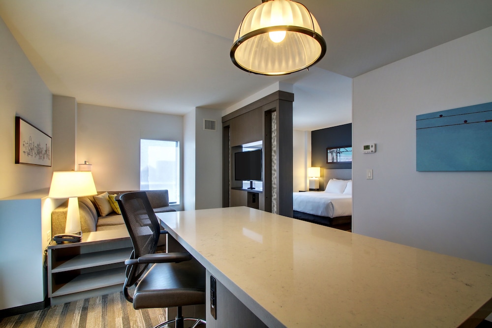 Hyatt House Chicago/Evanston 36/65