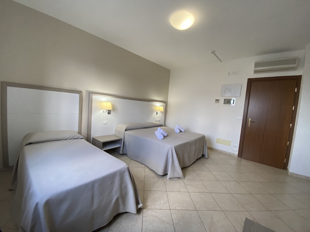 Hotel Victoria 24/66