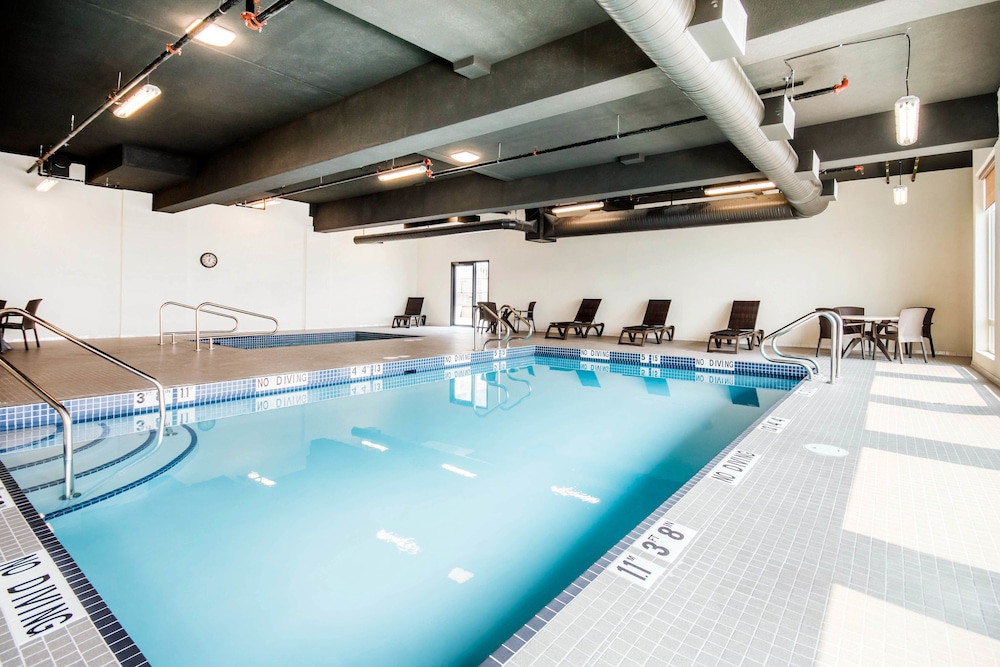 Comfort Inn & Suites Merritt BC 2/45