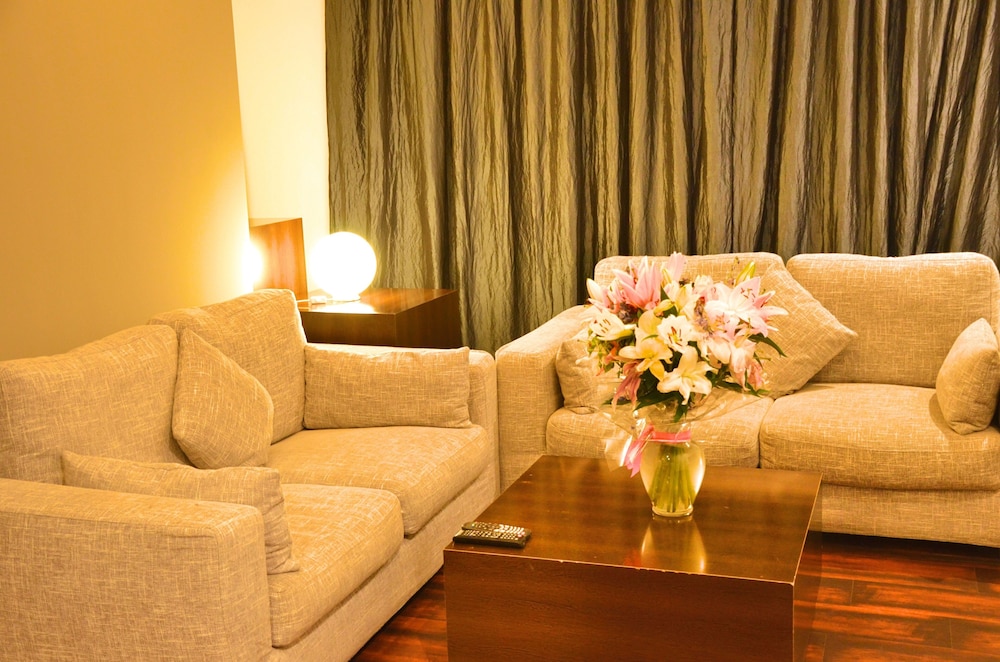 Blaire Executive Suites 38/58