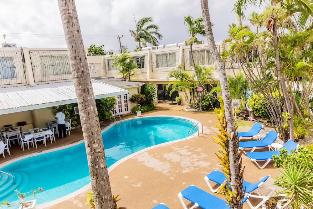 Pirate’s Inn Apartment Hotel 55/59