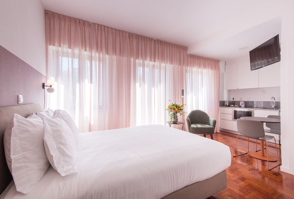 Lisbon Serviced Apartmentos - Campos 12/48